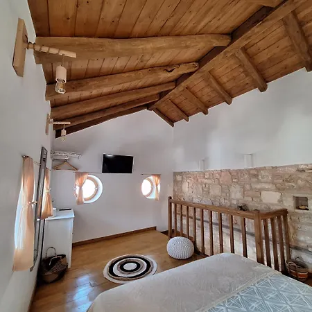 To Pefko - Mezzanines - Apartament Meyísti