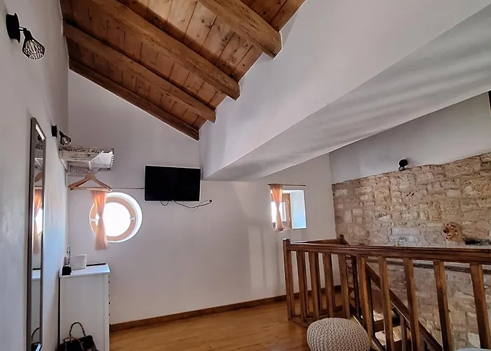To Pefko - Mezzanines - Apartment Meyísti