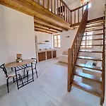 To Pefko - Mezzanines - Apartman Mejíszti