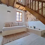 To Pefko - Mezzanines - *
