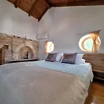 To Pefko - Mezzanines - * Mejíszti