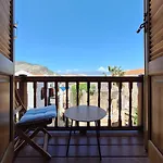 To Pefko - Mezzanines - * Mejíszti