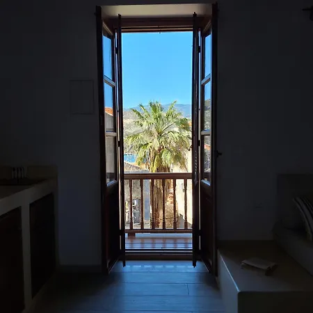 Apartman To Pefko - Mezzanines -