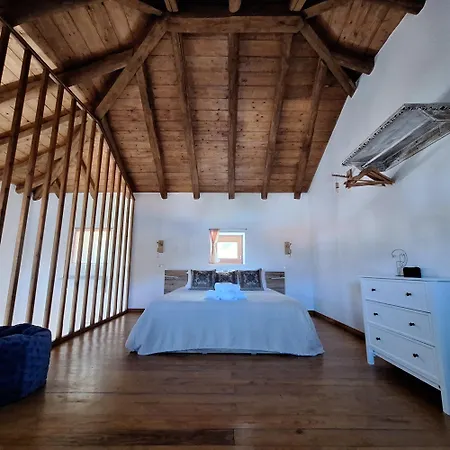 To Pefko - Mezzanines - Megisti