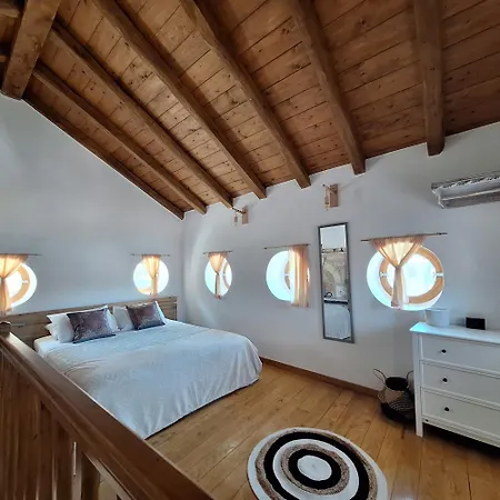 To Pefko - Mezzanines - * Меис