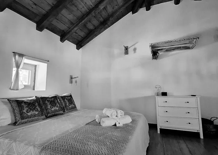 Apartman To Pefko - Mezzanines -