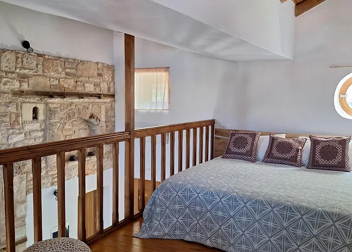 To Pefko - Mezzanines - ماغيستي