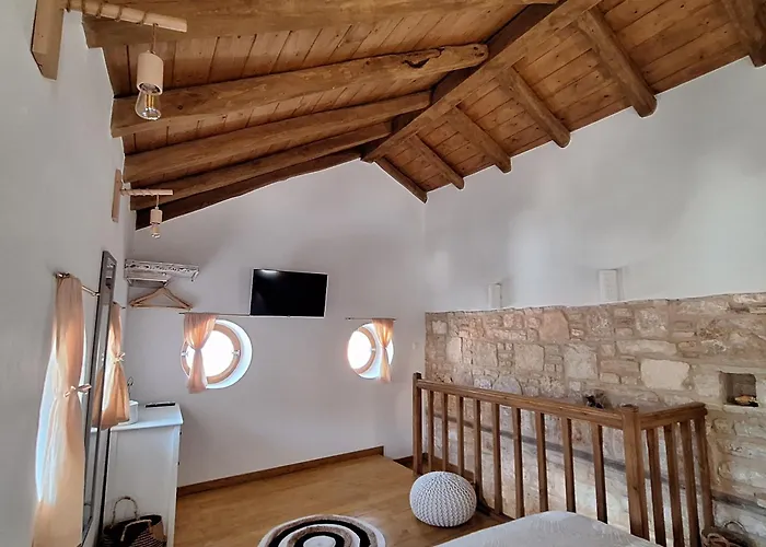 To Pefko - Mezzanines - Apartman Mejíszti