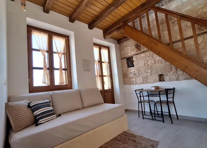 To Pefko - Mezzanines - Mejíszti