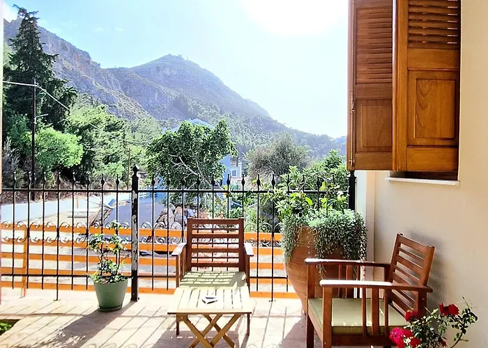 To Pefko - Mezzanines -