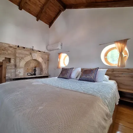 To Pefko - Mezzanines - * Meyísti