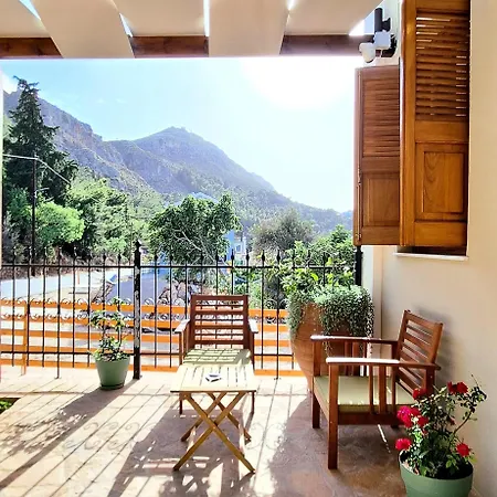 To Pefko - Mezzanines -