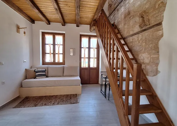Apartmán To Pefko - Mezzanines - Meyísti